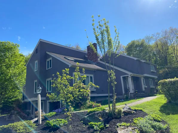 23 Hunting Ln, Sherborn, MA 01770