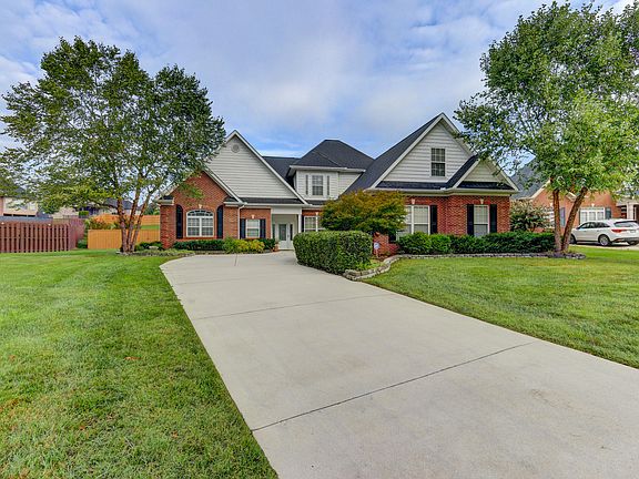 4th image of 12745 Edgebrook Way