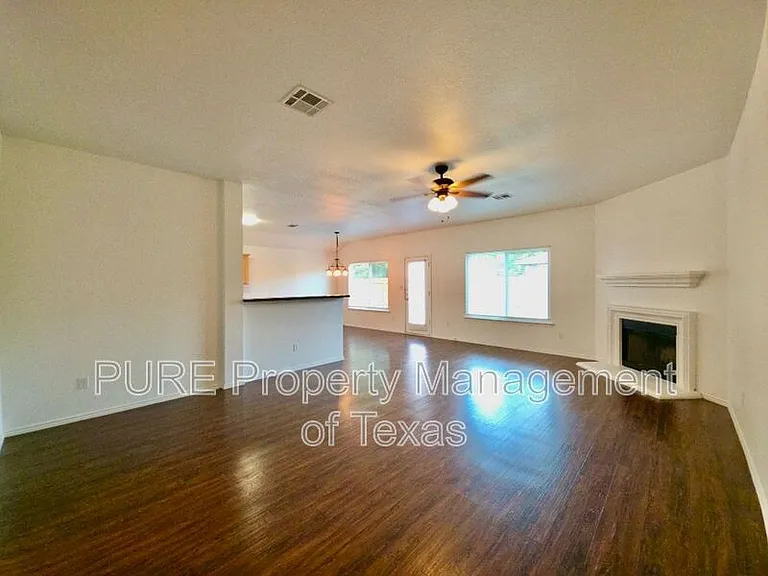 3007 Zachary Ln — Photo 4