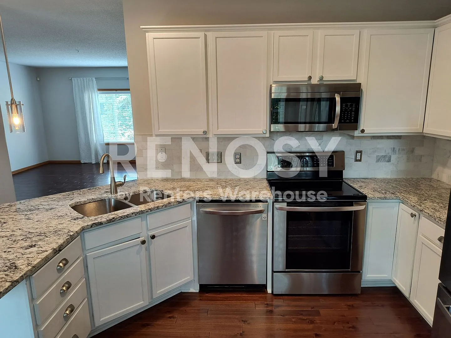 4BD/2BA in Hopkins Available Now — Photo 2