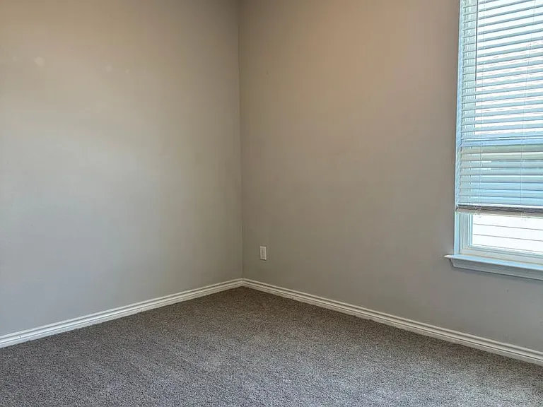 332 McLintock Rd — Photo 6