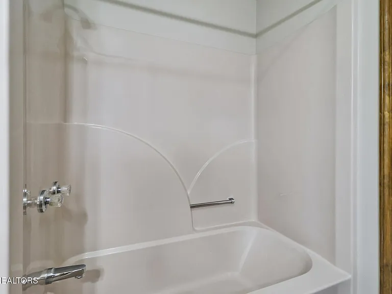 101 Walden Ridge Dr — Photo 25