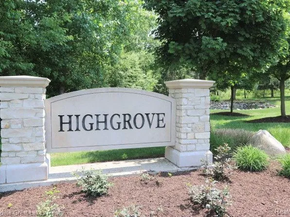 13 Grovemont Ct, Grand Blanc, MI 48439