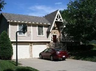 1208 NE Birchwood Dr, Lees Summit, MO 64086