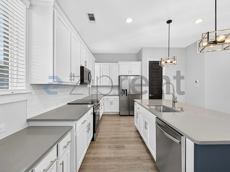 2818 Addison Park Ln — Photo 18