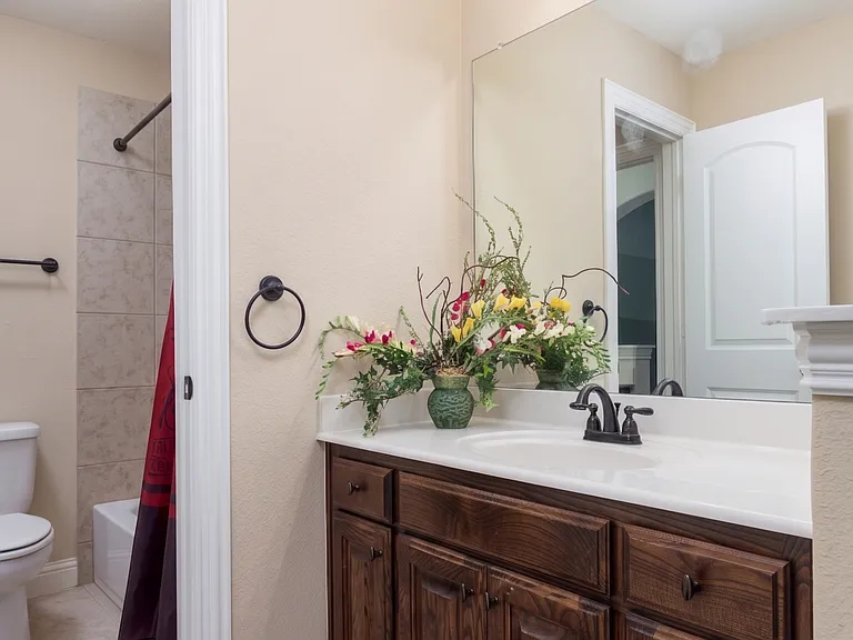 2555 Hannah Cir — Photo 26
