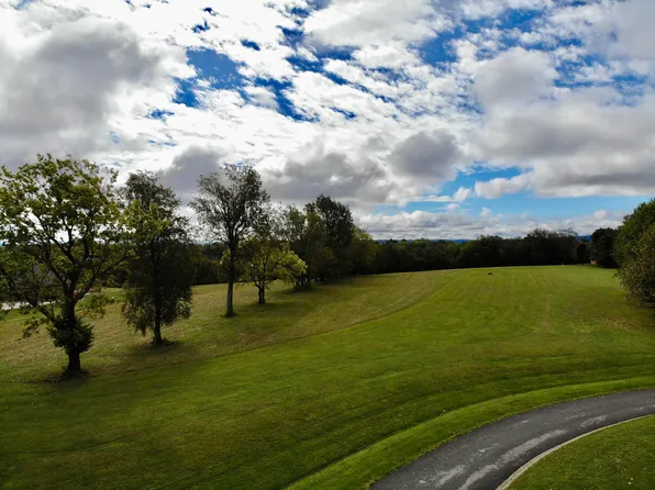 305 Red Barn Rd, Stanford, KY 40484