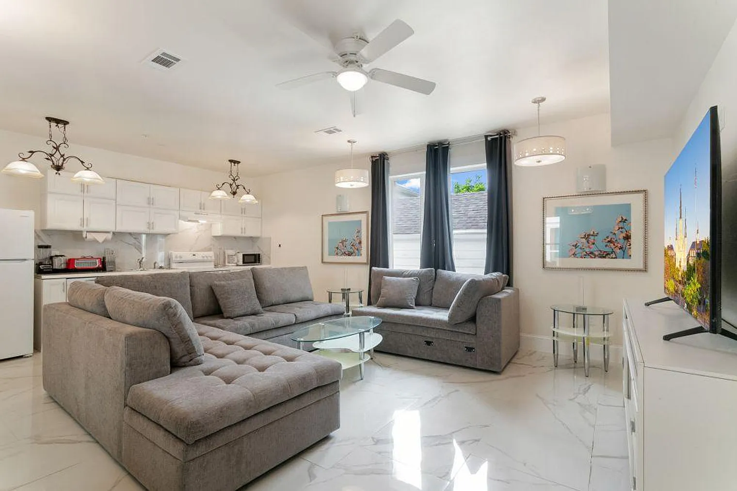 4 bed, 3.0 bath, 1689 sqft, $7,760 — Photo 1
