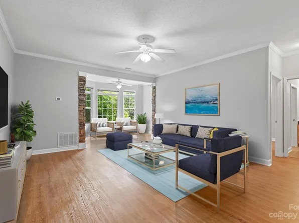 1000 Olde Eastwood Village Blvd #4B, Asheville, NC 28803