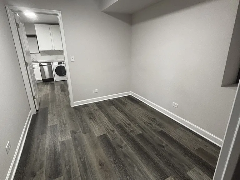 1328 W 18th Pl — Photo 9