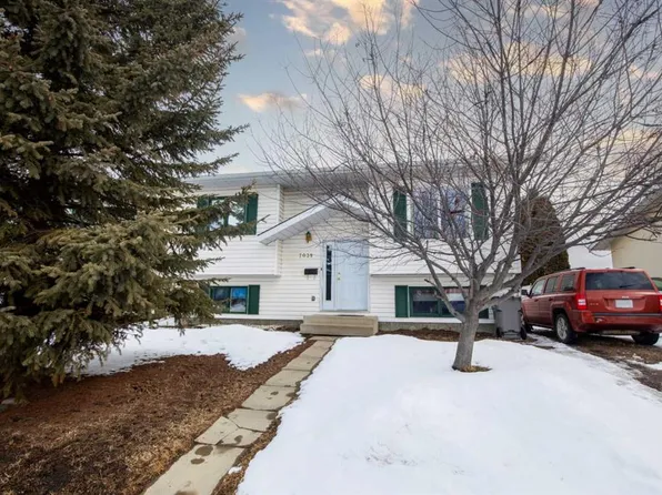 7039 W 93rd St, Grande Prairie, AB T8V 6H4