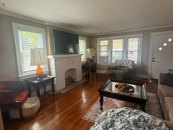 2nd image of 1605A 14th St #1605