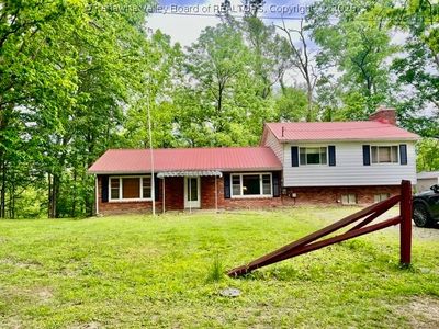 439 Mercury Rd, Charleston, WV, 25309