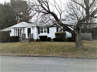 137 Douglas Rd, Warwick, RI 02886