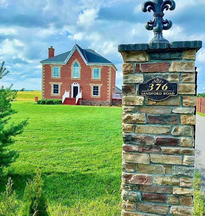 1st image of 376 Sandford Rd