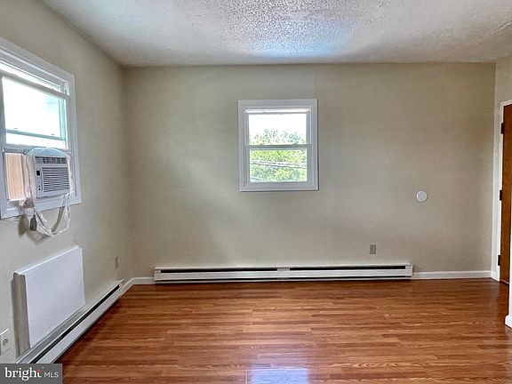 5th image of 317 Bridge St APT 7