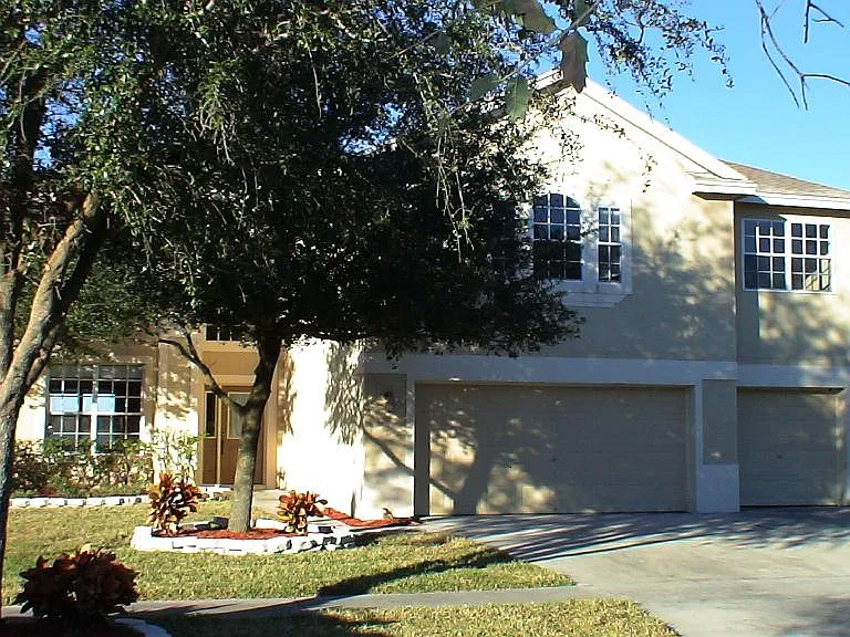 7215 Colonial Lake Dr — Photo 1