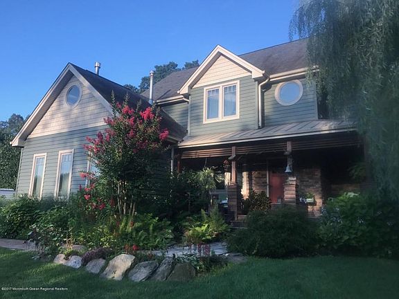 2nd image of 4 Country Woods Dr
