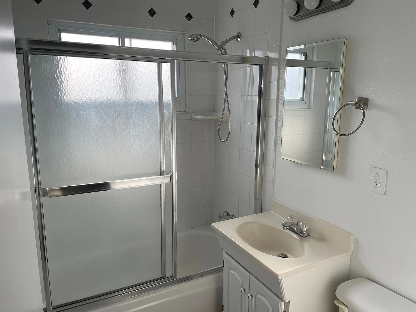 2 bed, $2,595 — Photo 3