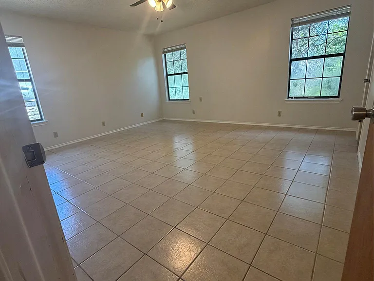 11101 Oak Branch Dr — Photo 36