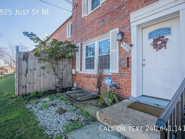 4925 Just St NE — Photo 3