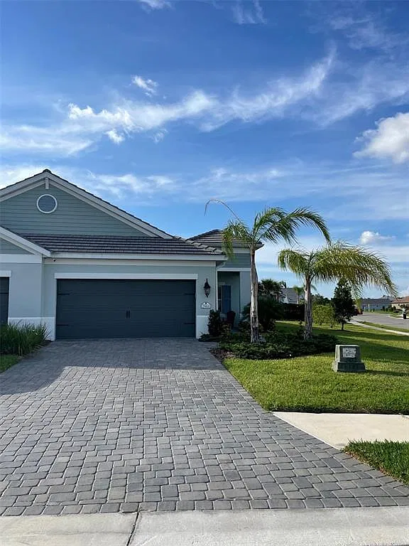 2 bed, 2.0 bath, 1632 sqft, $3,000 — Photo 1