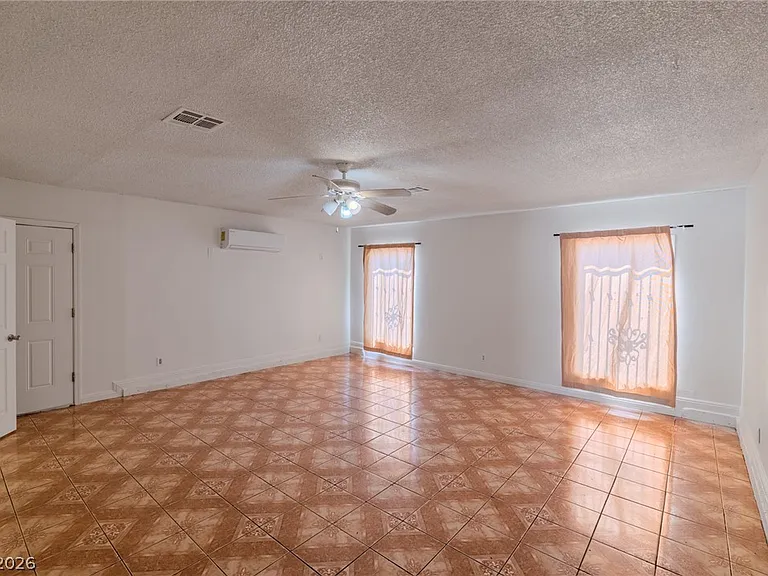 1866 Ludington Ave — Photo 34