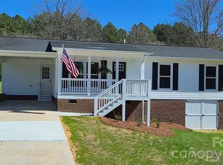 1220 Old Greenbriar Dr, Lancaster, SC 29720