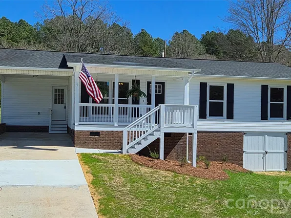 1220 Old Greenbriar Dr, Lancaster, SC 29720