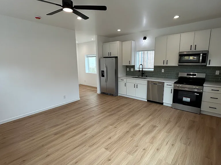 615 S Clementine St #2 — Photo 6