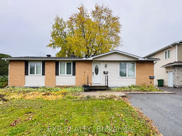 2444 Blackstone Cres #B, Ottawa, ON K1B 4H2