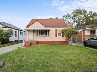 24924 Grove Ave, Eastpointe, MI 48021