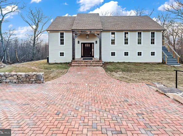 323 Bobcat Trl, Winchester, VA 22602
