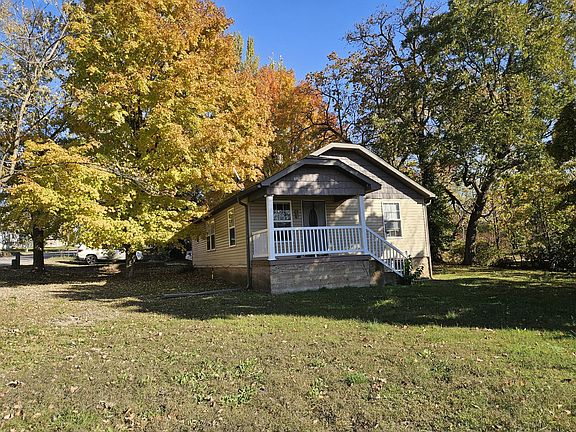 2nd image of 936 Lincoln Avenue
