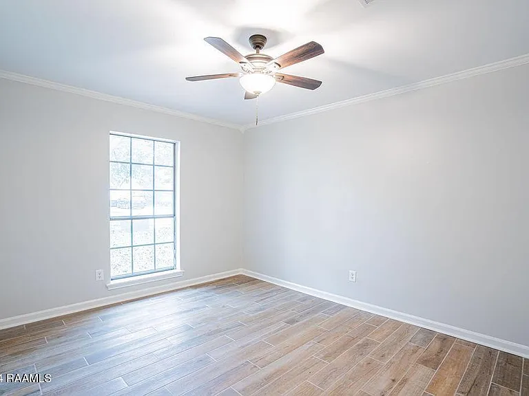213 Presbytere Pkwy — Photo 9