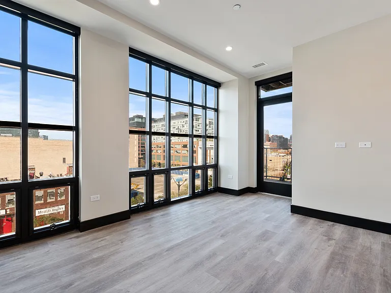 1123 W Randolph St #401 — Photo 9