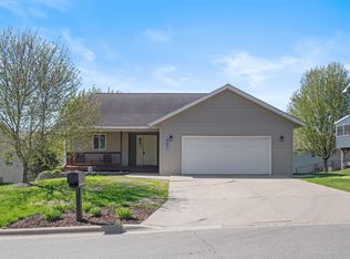 561 12th St SW, Faribault, MN 55021