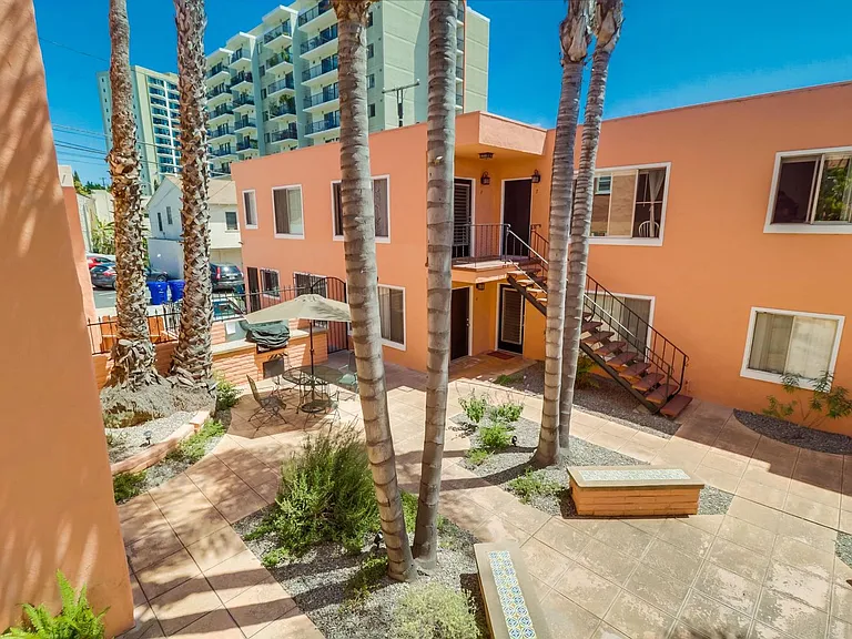 Santa Fe Court — Photo 21