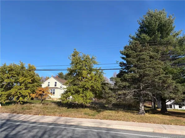 861 Mapleton Rd, Moncton, NB E1G 2K6