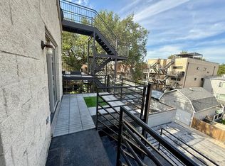 2416 W Thomas St #3, Chicago, IL 60622