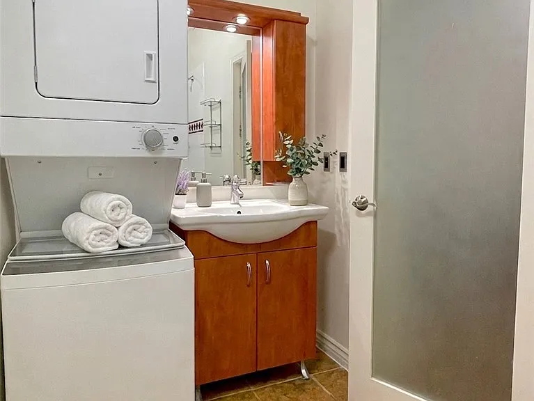312 W 5th St #510 — Photo 5