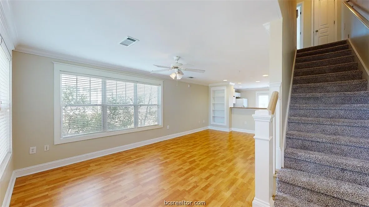 2 bed, 2.5 bath, 1052 sqft, $1,200 — Photo 4