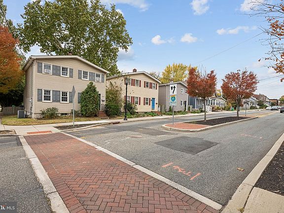 4th image of 166 Ellis St