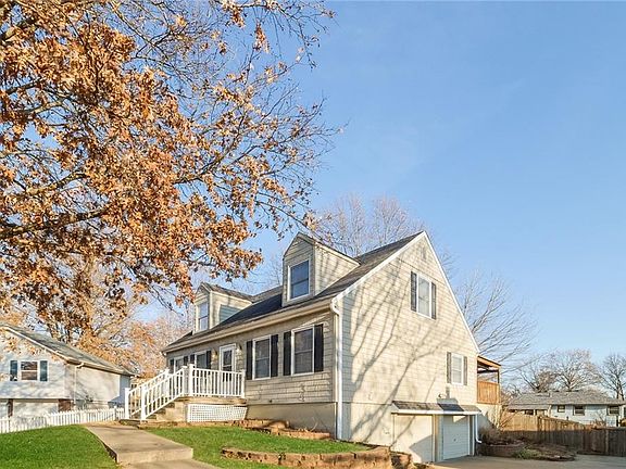 5th image of 19105 E 12th Terrace Ct N