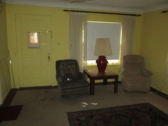 4th image of 19379 Grandville Ave