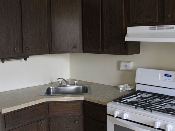 3rd image of 1517 Greene Ave