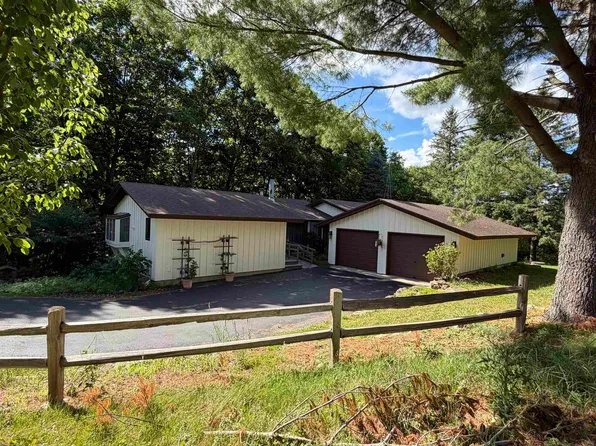 E2672 Remington Dr, La Valle, WI 53941