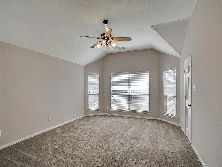 10914 Tattershall Ln — Photo 17