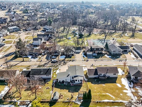 5th image of 6711 Brentwood Dr NE