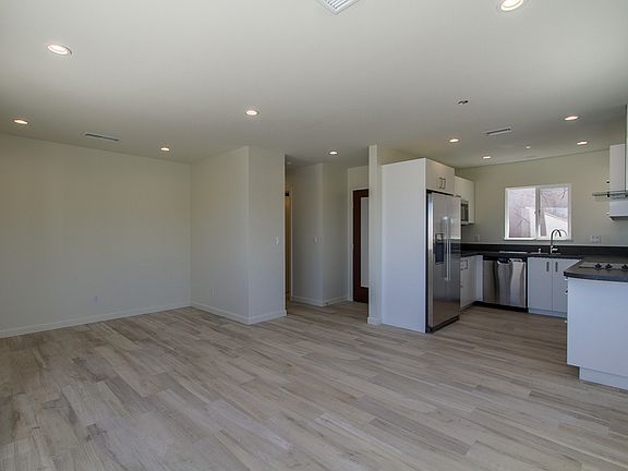 5th image of 4659 Narragansett Ave